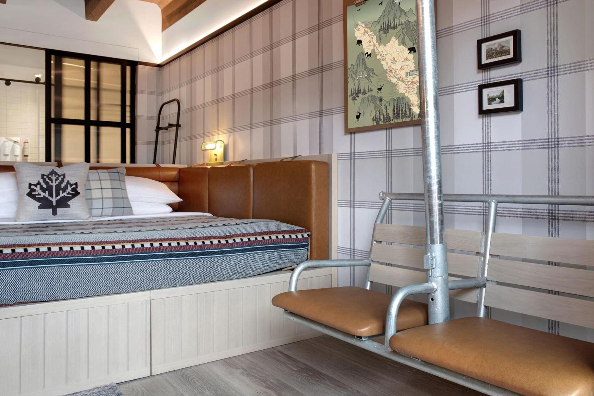 Moxy Banff Hotel Luaran gambar