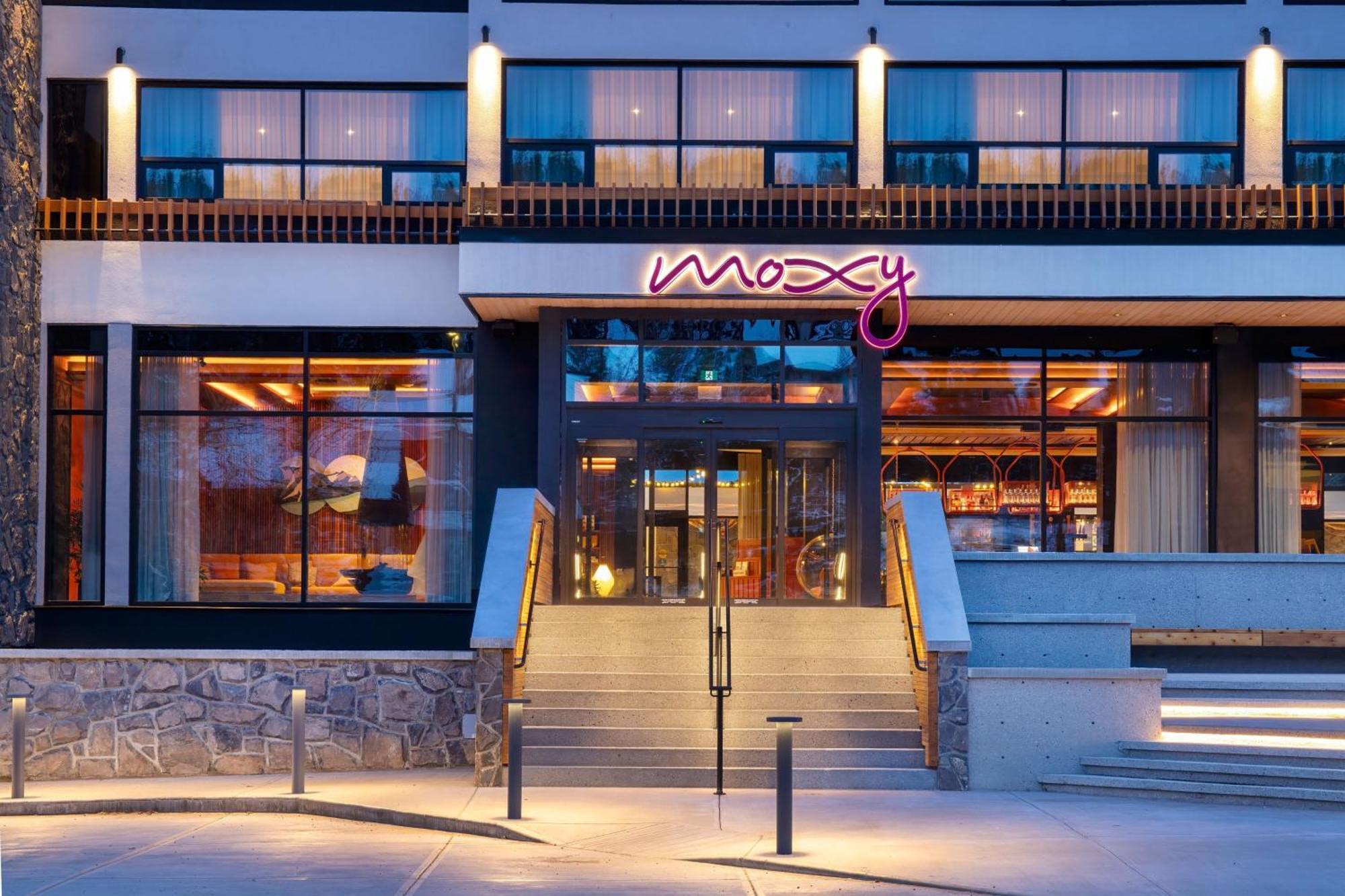 Moxy Banff Hotel Luaran gambar