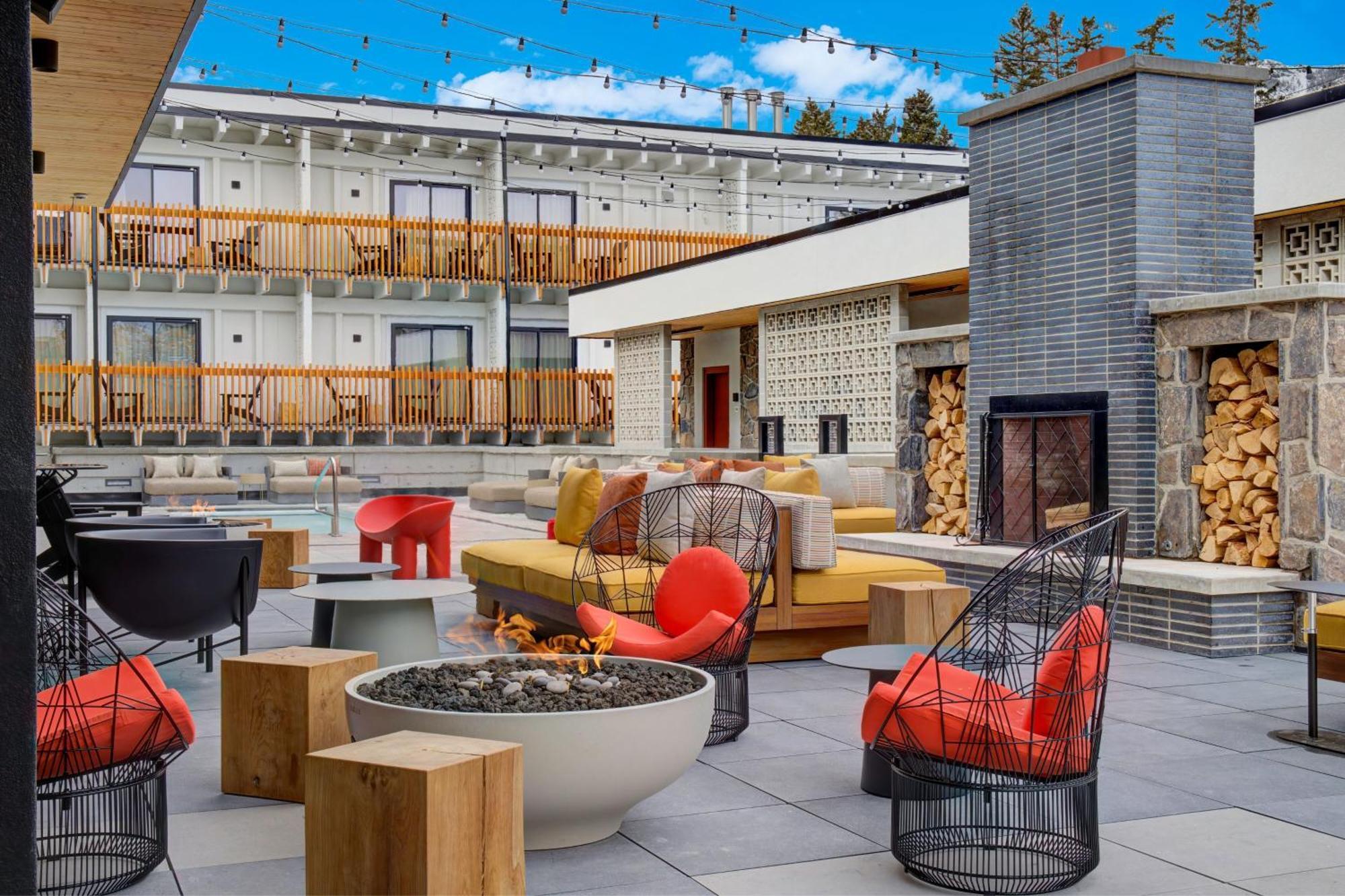 Moxy Banff Hotel Luaran gambar